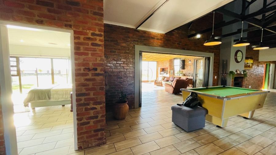 4 Bedroom Property for Sale in Grimbeeck Park North West
